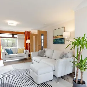 Family Ideal For Edinburgh, Dunfermline & St Andrews 3 Bedrooms Inverkeithing